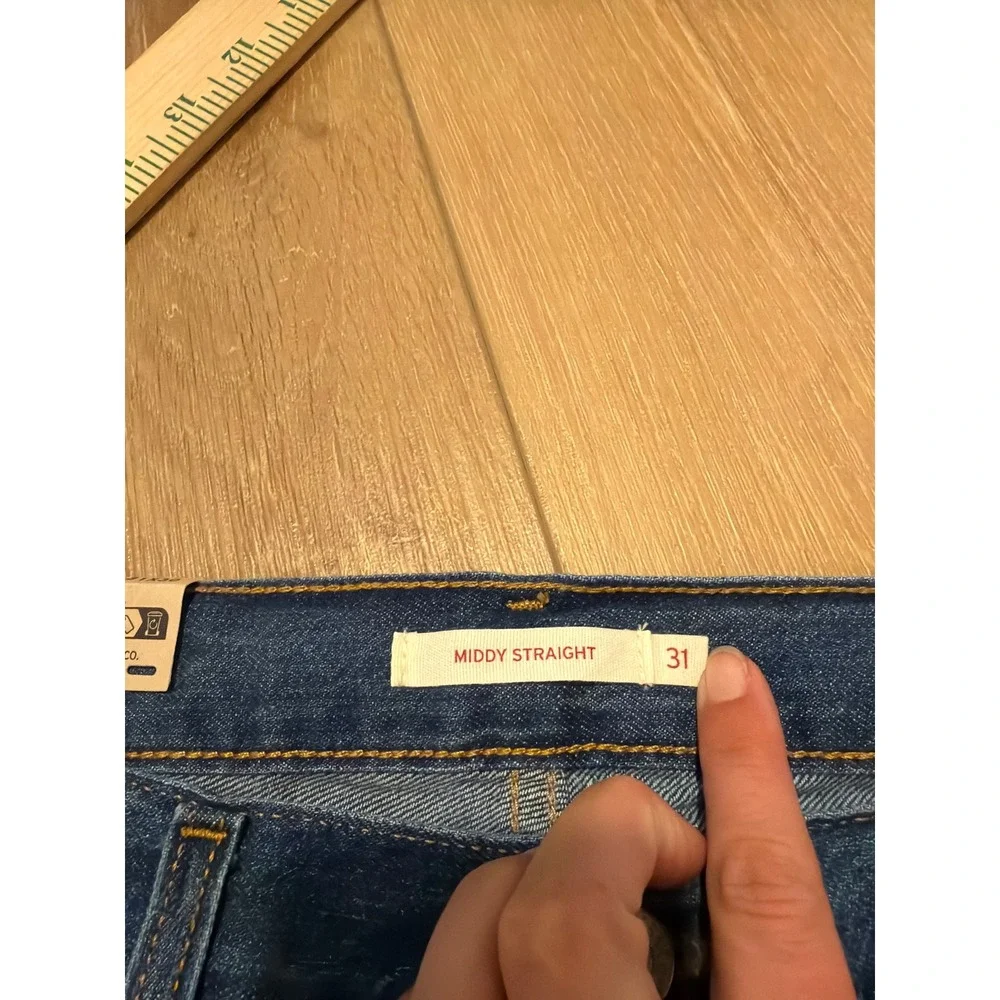 Levis Middy Straight Jeans Womens 31x30 Medium Wash Blue Denim read